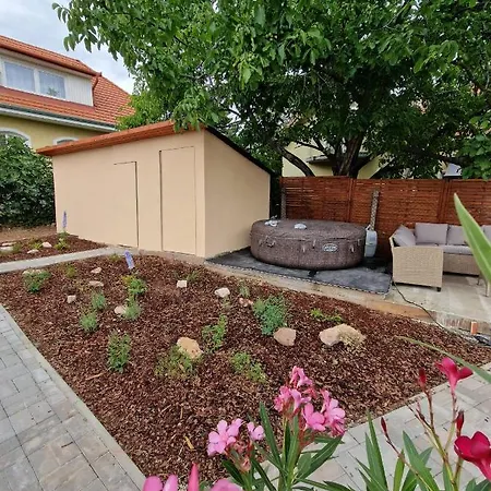Almendra Apartman Holiday home Csopak