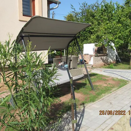 Hébergement de vacances Almendra Apartman *
